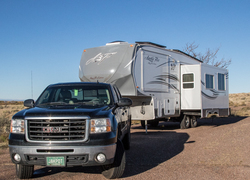 GMC pickup and Arctic Fox 27 – 5L in Winslow Arizona