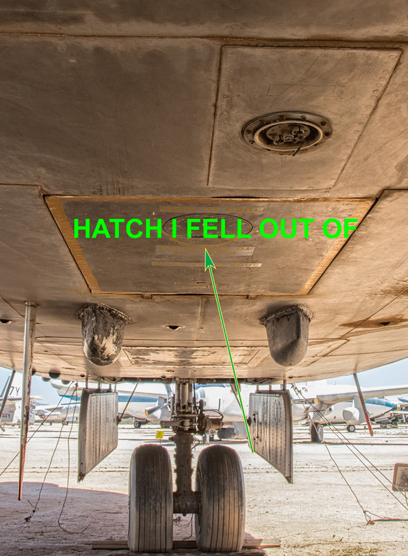 C 124 globemaster crew entry hatch