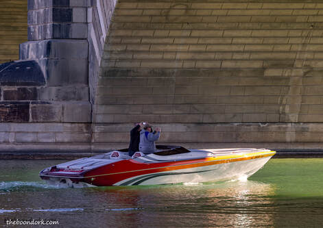 a go fast boat Picture