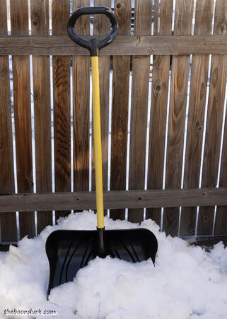 snow shovelPicture