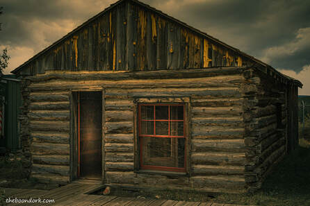 Log cabin Colorado Picture