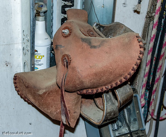 Leather saddle stirrup covers