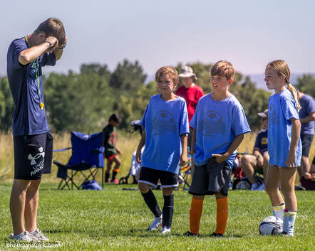 kids soccer gamePicture